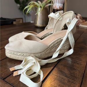 Antonio Melani Eapadrille Wedges